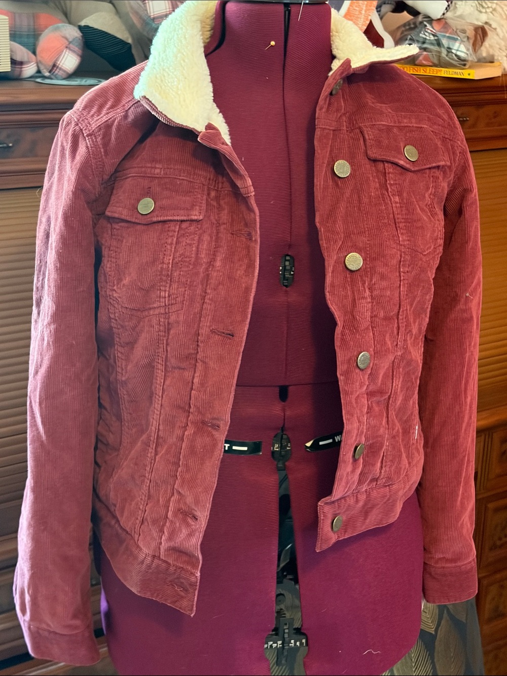 Women’s Corduroy Sherpa-Lined Jacket - burgundy size S.
